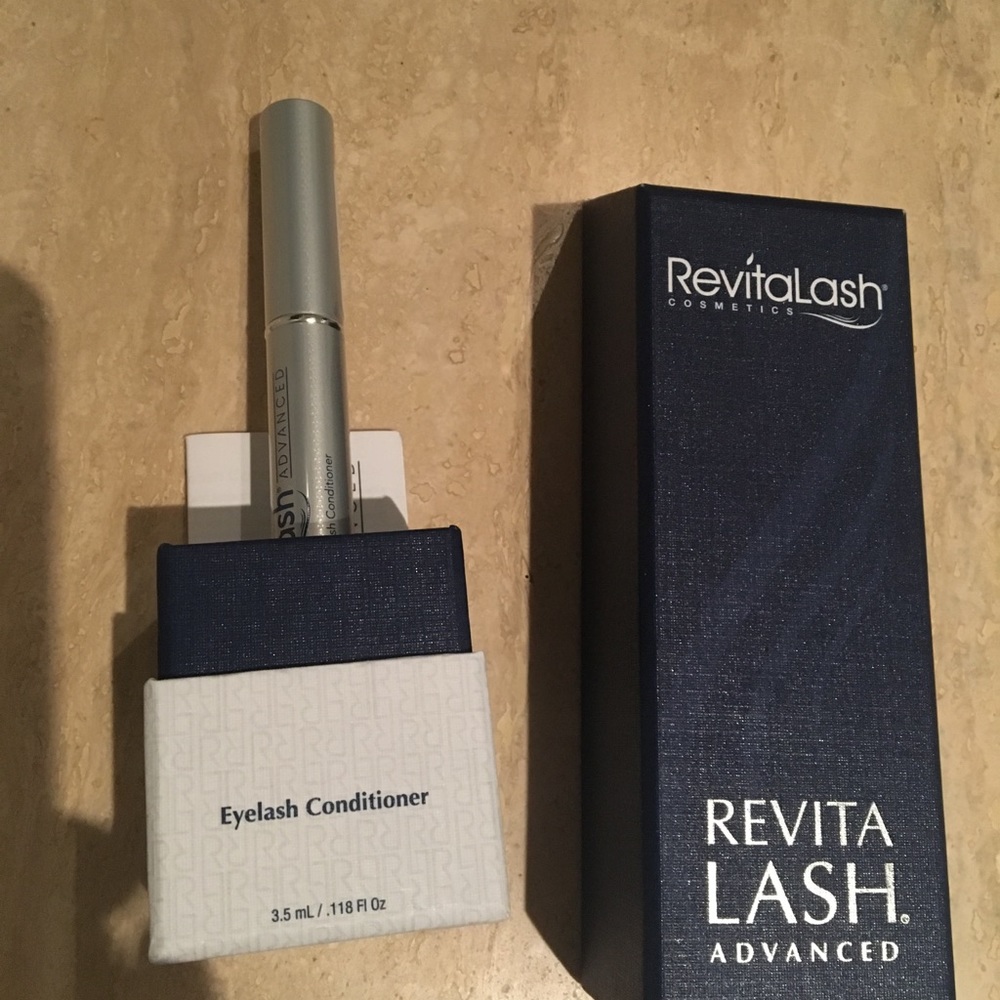 Eyelash conditioner